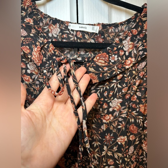 MNG Mango - Business Casual Black and Orange Floral Long Sleeve Blouse in Size L - Picture 4 of 9